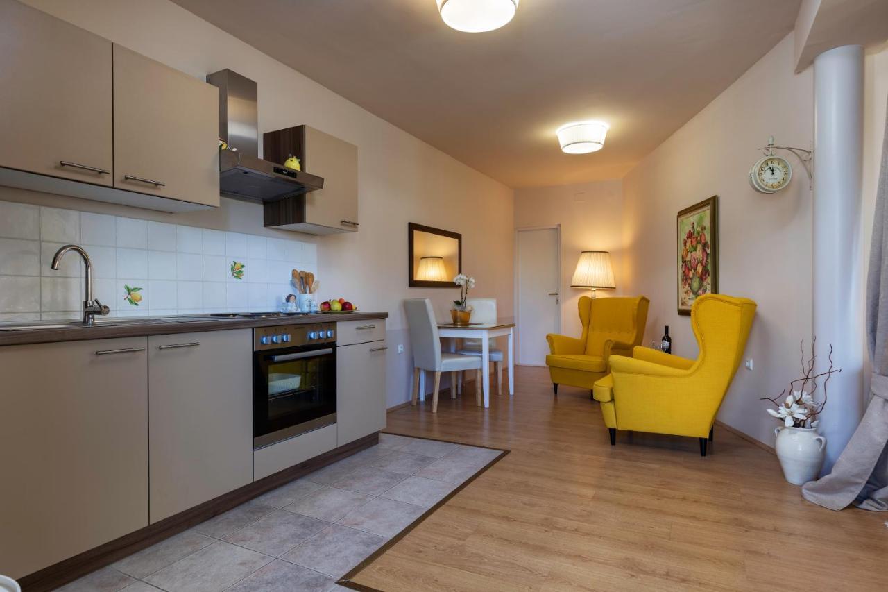 רוביני Apartments Javor מראה חיצוני תמונה