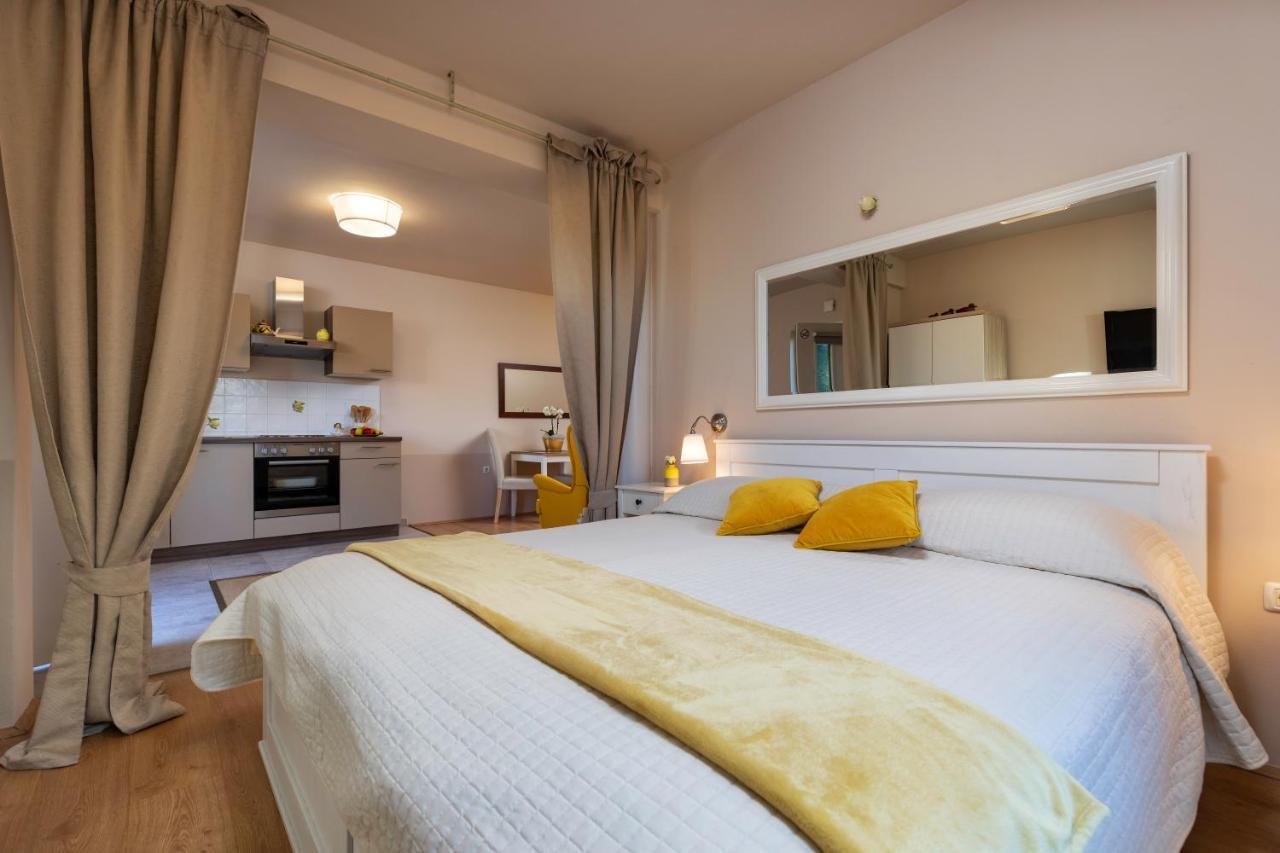 רוביני Apartments Javor מראה חיצוני תמונה