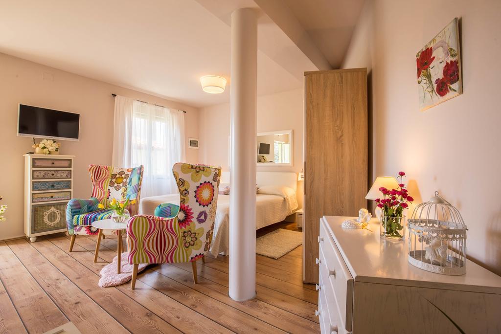 רוביני Apartments Javor מראה חיצוני תמונה