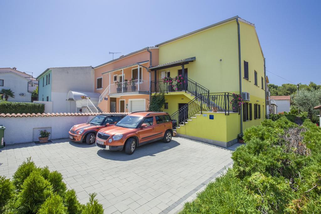 רוביני Apartments Javor מראה חיצוני תמונה