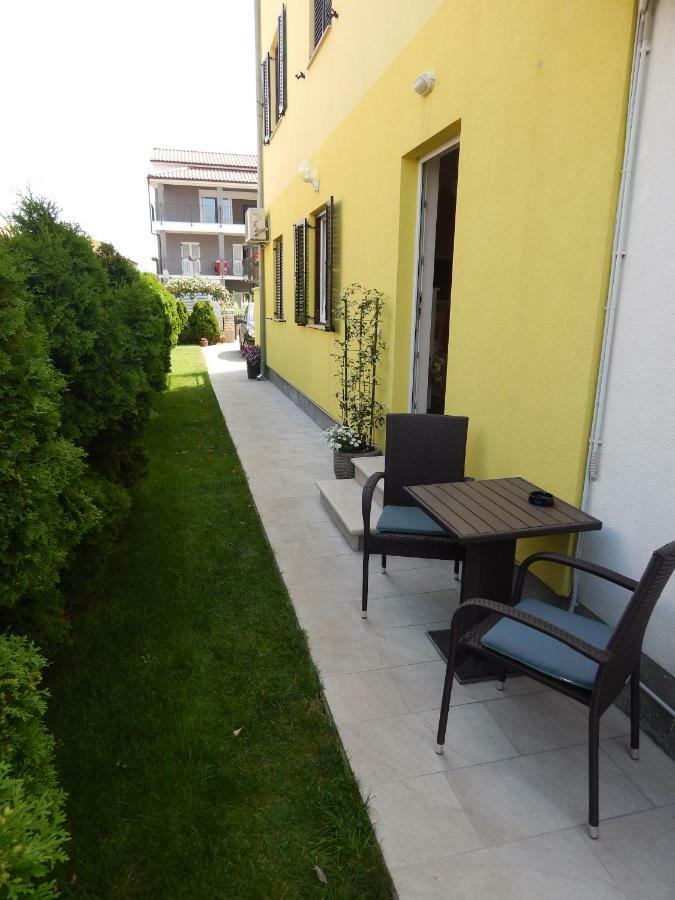 רוביני Apartments Javor מראה חיצוני תמונה